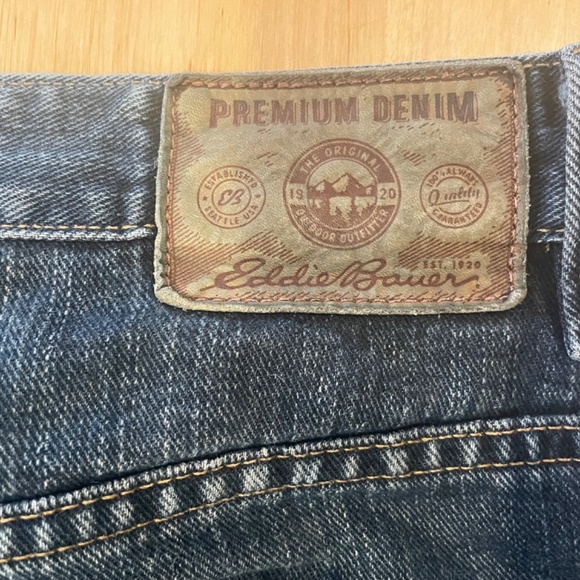 Eddie Bauer relaxed fit jeans. - Picture 5 of 6